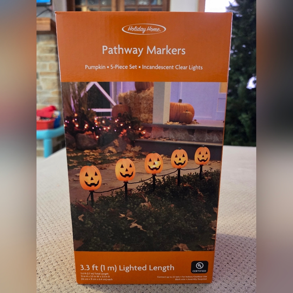 New Holiday Home Pathway Marker Pumpkin 5 count incandescent clear lights. 3.3ft - Picture 5 of 10